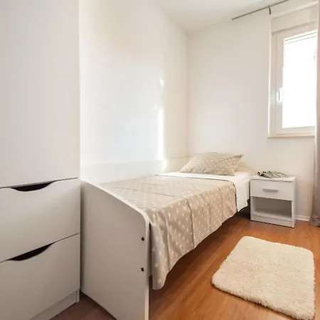 Сasa de vacaciones Dalmacia By Interhome *