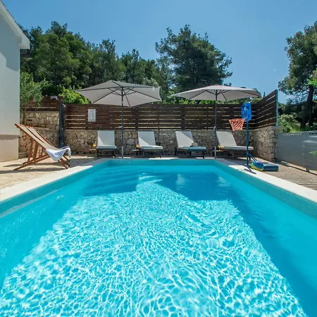 Сasa de vacaciones Dalmacia By Interhome *